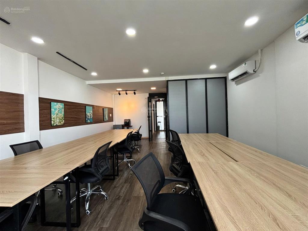 Cần cho thuê nguyên sàn 150m2 full nội thất, pantry, phòng họp, phòng ngủ quận 3   0906 970 ***