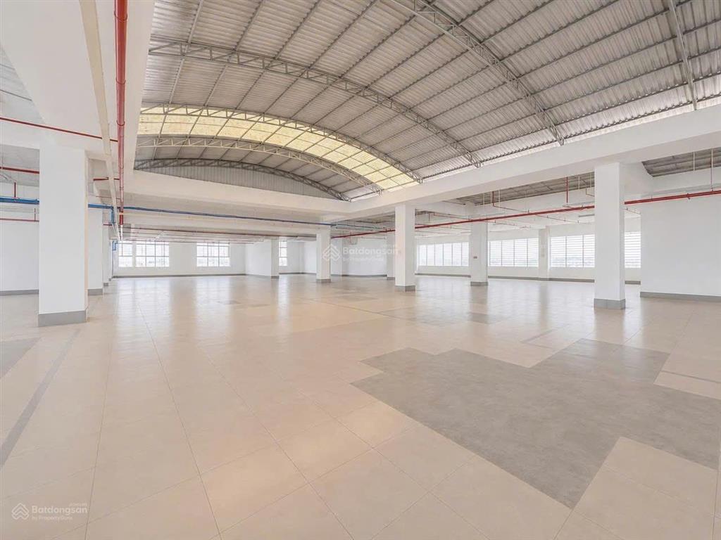 Cần cho thuê sàn văn phòng & thương mại diện tích lớn 2.300m2 giá tốt mt võ văn kiệt, trần cao 5m
