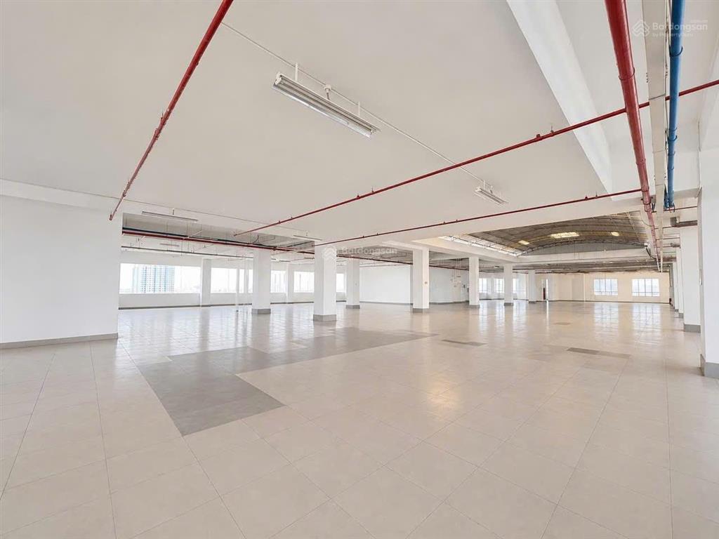 Cần cho thuê sàn văn phòng & thương mại diện tích lớn 2.300m2 giá tốt mt võ văn kiệt, trần cao 5m