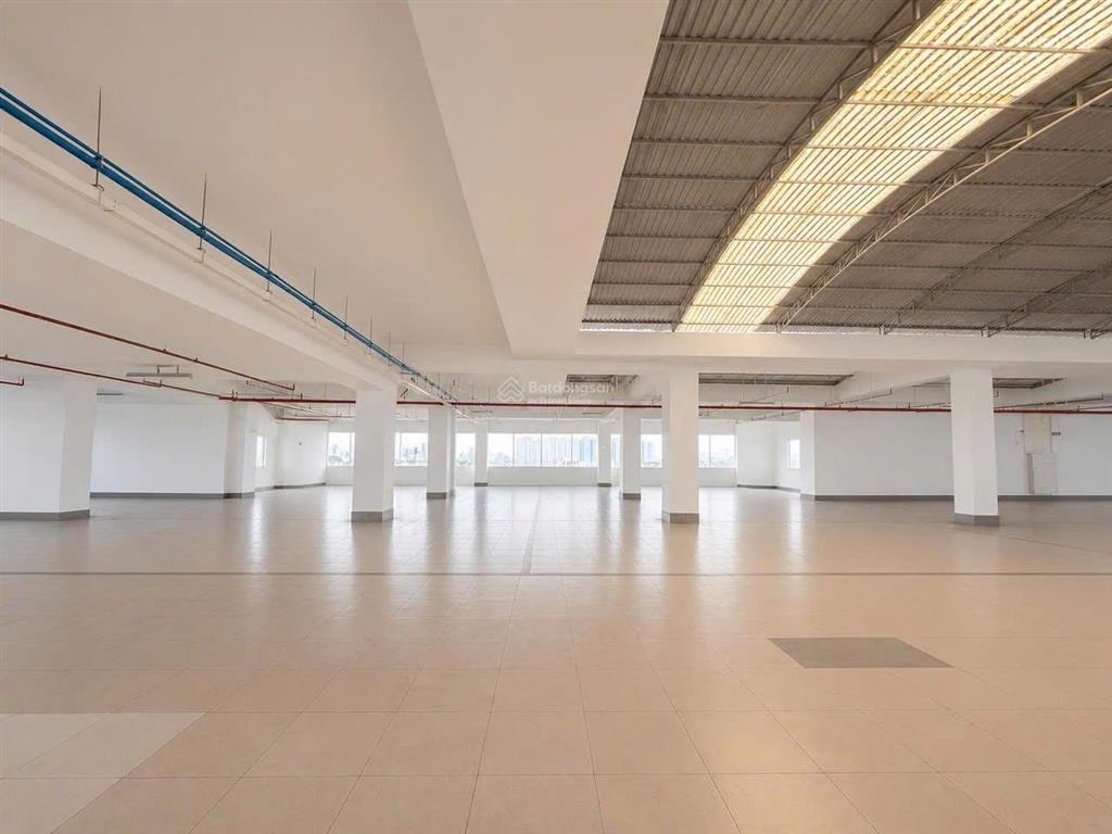 Cần cho thuê sàn văn phòng & thương mại diện tích lớn 2.300m2 giá tốt mt võ văn kiệt, trần cao 5m