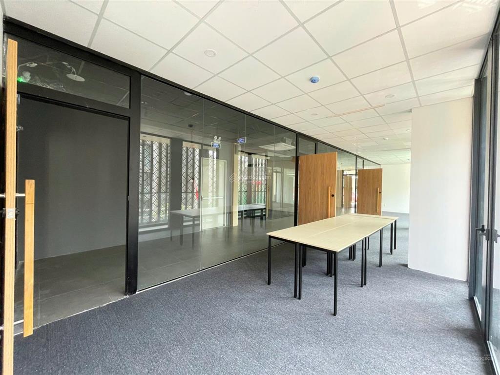 Cần cho thuê sàn văn phòng tại khu vực sala, 920m2/sàn đã hoàn thiện cơ bản   0906 970 ***