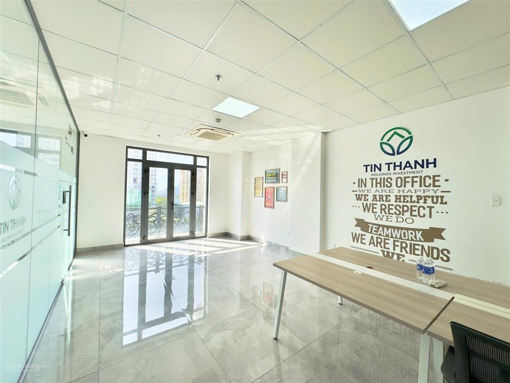 Cần cho thuê sàn văn phòng full nội thất & có sẵn fitout 03 phòng tại mt võ văn kiệt  0906 970 ***