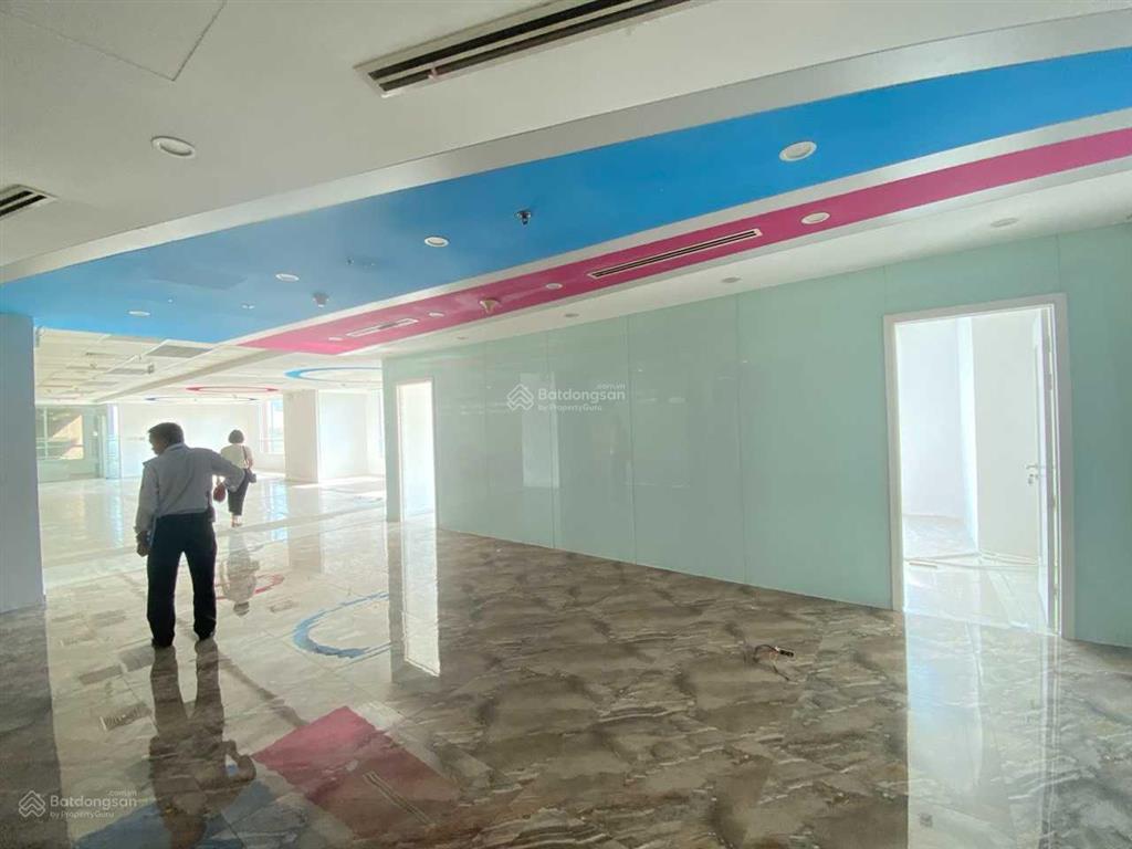 Cần cho thuê sàn văn phòng 555m2 tại mt nguyễn hữu cảnh sàn hoàn thiện & đã fitout sẵn  0906 970 ***