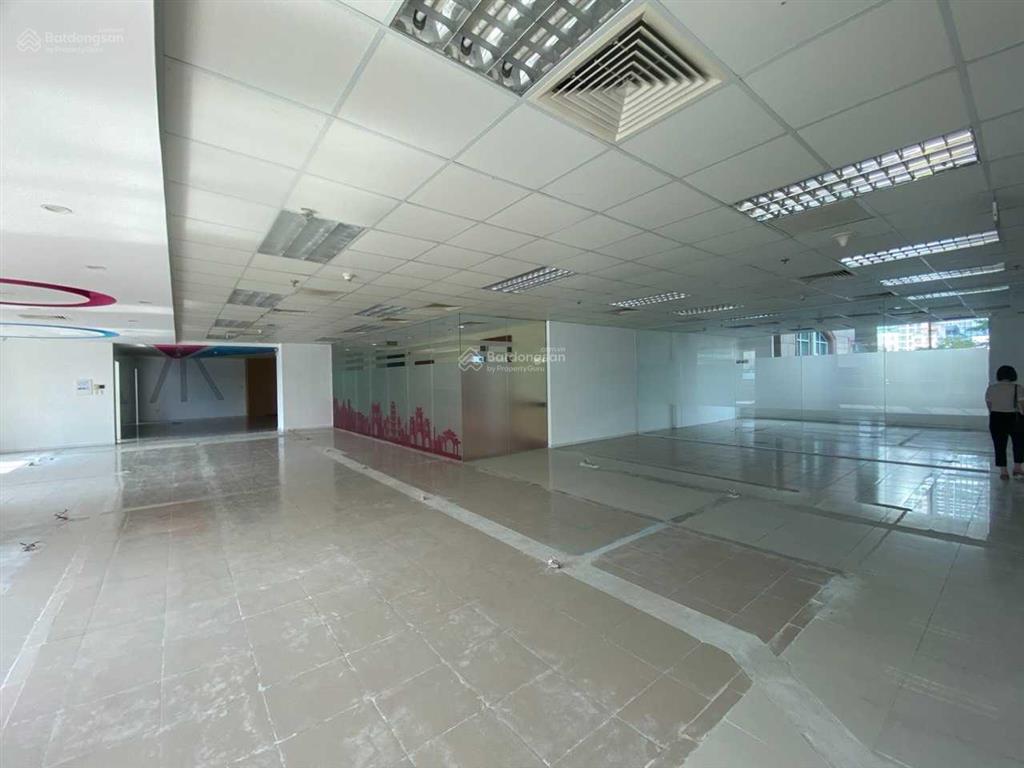 Cần cho thuê sàn văn phòng 555m2 tại mt nguyễn hữu cảnh sàn hoàn thiện & đã fitout sẵn  0906 970 ***