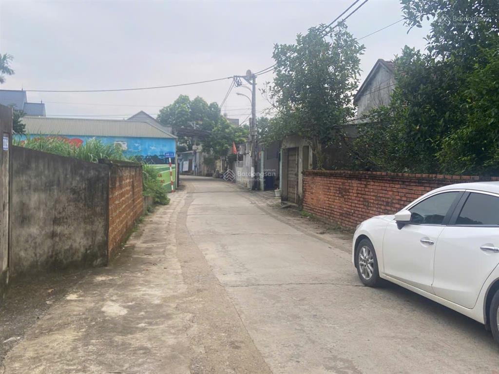Giá hời thạch thất, 70m2 đất thổ cư, đường thông, ô tô, ngay sát trục chính liên huyện, giá 1,25 tỷ