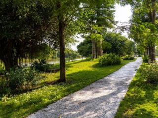 Cho thuê biệt thự ecopark, diện tích đất 400m , diện tích sử dụng cho 3 tầng là 480m .