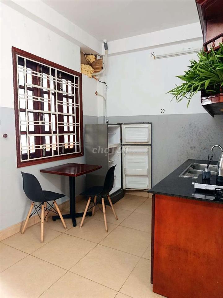 CHDV tách bếp , bạn công, trần não Q2