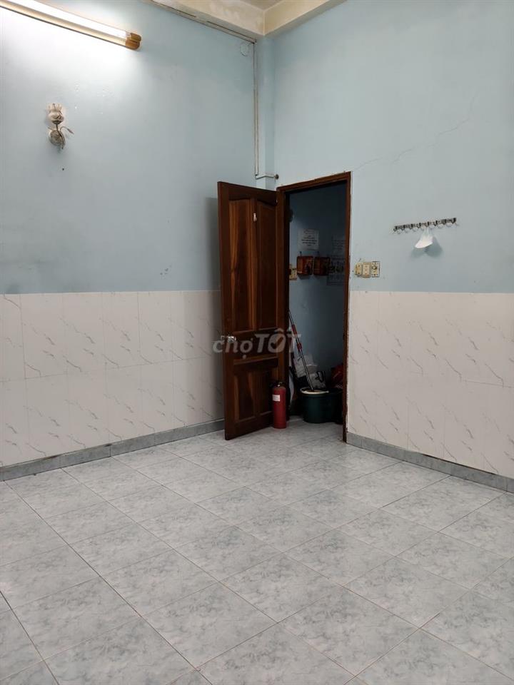 Phòng có bang công lớn tại 538/2A Lý Thường Kiệt 