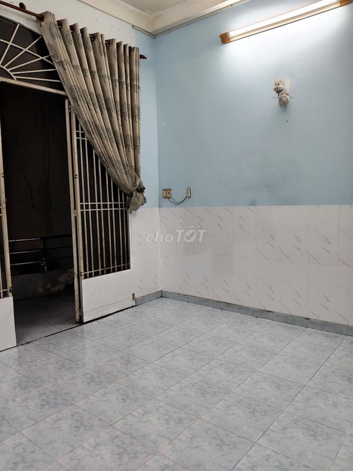 Phòng có bang công lớn tại 538/2A Lý Thường Kiệt 