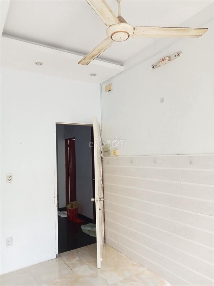 Phòng tại 1014/68 Cách Mạng Tháng 8 