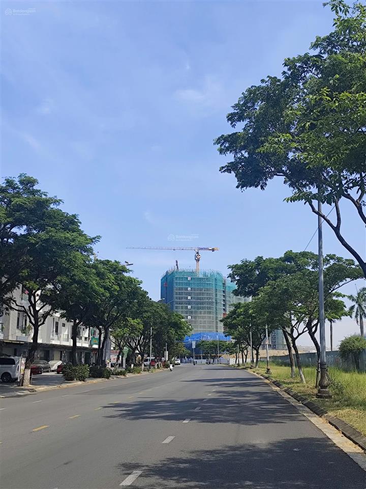 Chính chủ ngộp bán gấp lô góc 2mt đường 10m5 ngay bên du thuyền lớn nhất đà nẵng