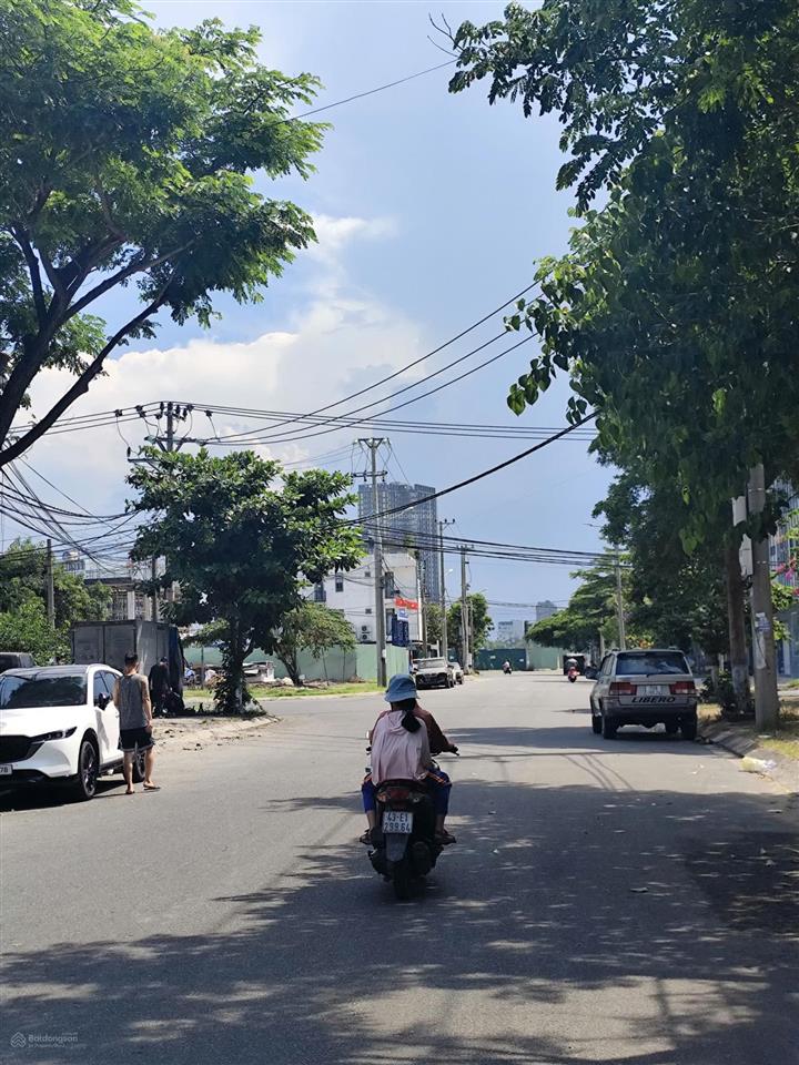 Chính chủ ngộp bán gấp lô góc 2mt đường 10m5 ngay bên du thuyền lớn nhất đà nẵng