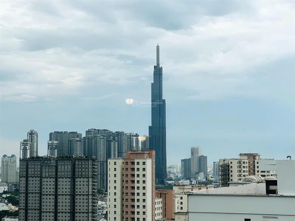 Căn hộ 3pn 133m2 căn góc riêng đang được rao bán với giá cực tốt. hành lang có cổng riêng