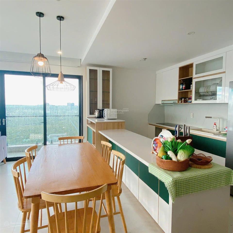Căn hộ 3pn 133m2 căn góc riêng đang được rao bán với giá cực tốt. hành lang có cổng riêng