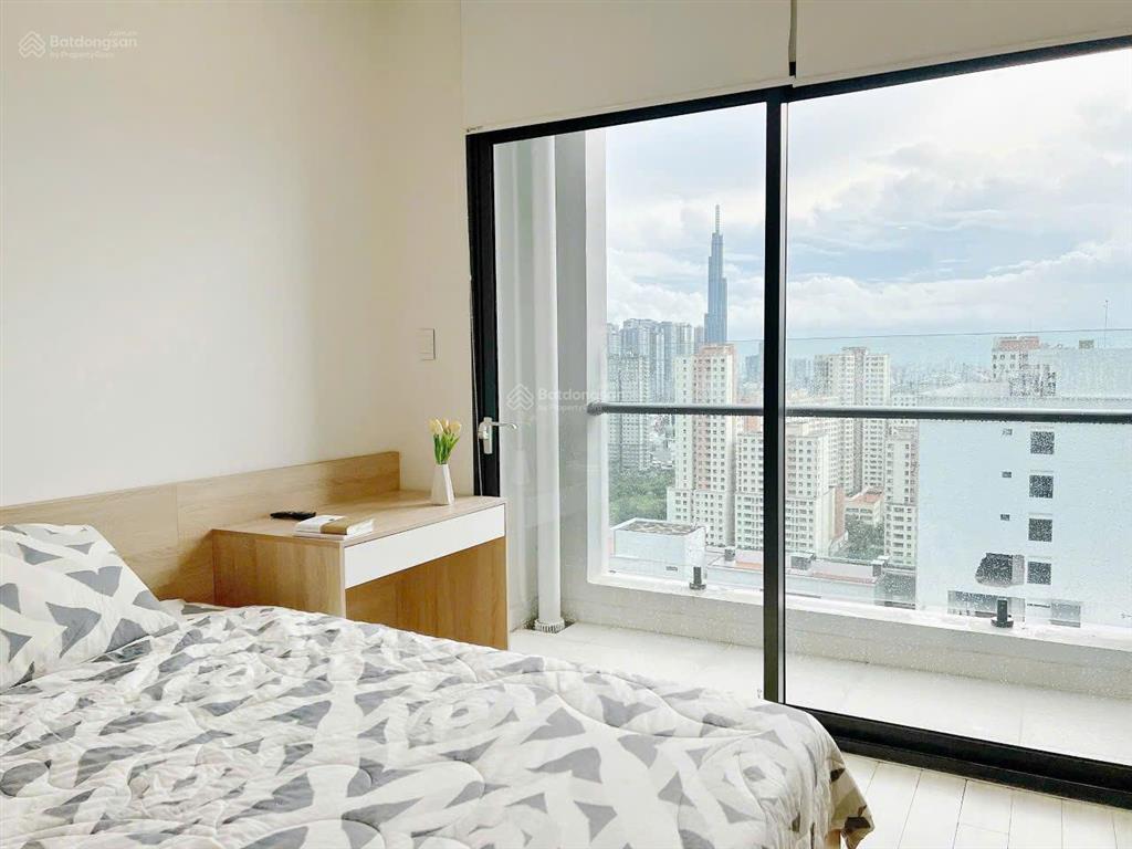 Căn hộ 3pn 133m2 căn góc riêng đang được rao bán với giá cực tốt. hành lang có cổng riêng