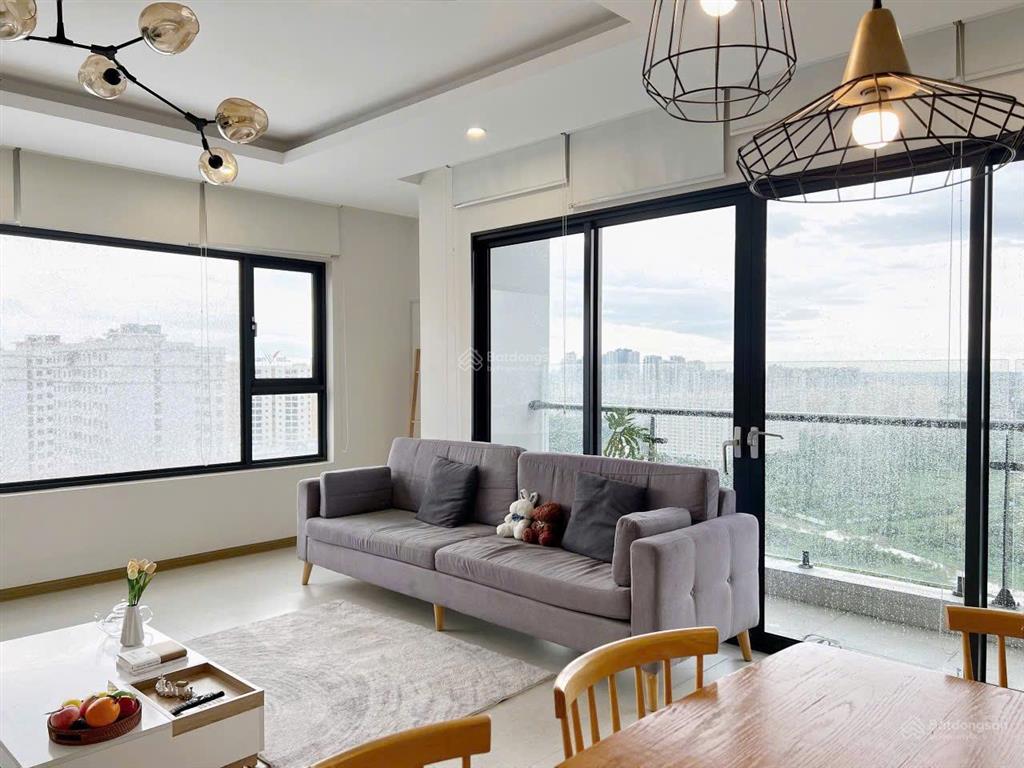 Căn hộ 3pn 133m2 căn góc riêng đang được rao bán với giá cực tốt. hành lang có cổng riêng