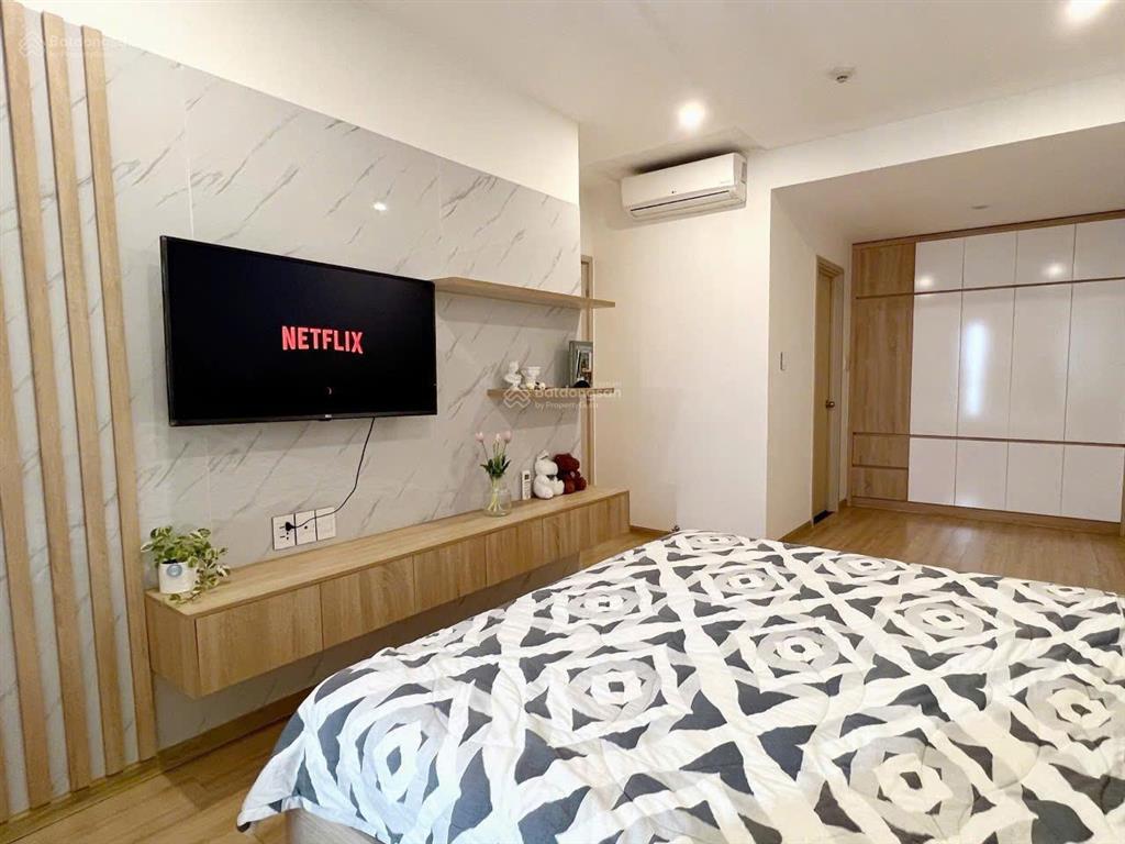 Căn hộ 3pn 133m2 căn góc riêng đang được rao bán với giá cực tốt. hành lang có cổng riêng