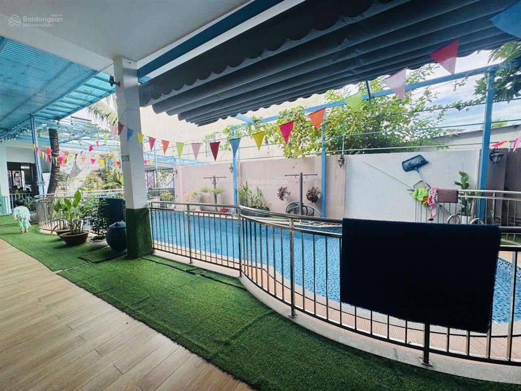 Khu vip thị trấn nhà bè..453.1m2 full thổ cư..4 khu nhà 3 tầng.. dòng tiền gần 100tr..giá chỉ 40 tỷ