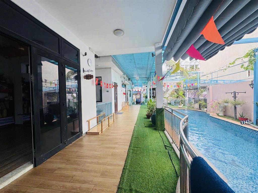 Khu vip thị trấn nhà bè..453.1m2 full thổ cư..4 khu nhà 3 tầng.. dòng tiền gần 100tr..giá chỉ 40 tỷ