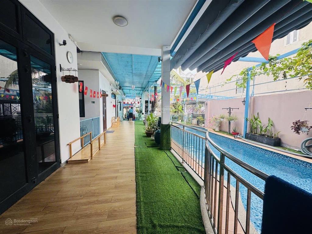 Khu vip thị trấn nhà bè..453.1m2 full thổ cư..4 khu nhà 3 tầng.. dòng tiền gần 100tr..giá chỉ 40 tỷ