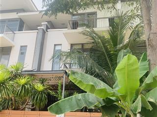 Hiếm.. rẻ.. biệt thự ngang 10m..trung tâm quận 7..chính chủ xây 3 tầng giá chỉ 14.2 tỷ