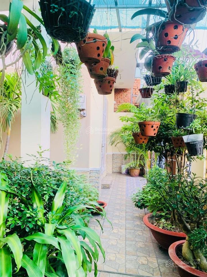 Rất rẻ.. 2 căn nhà..1 căn biệt thự..1 căn cấp 4 chính chủ xây..3 tầng ngang lên đến 13m..chỉ 13 tỷ