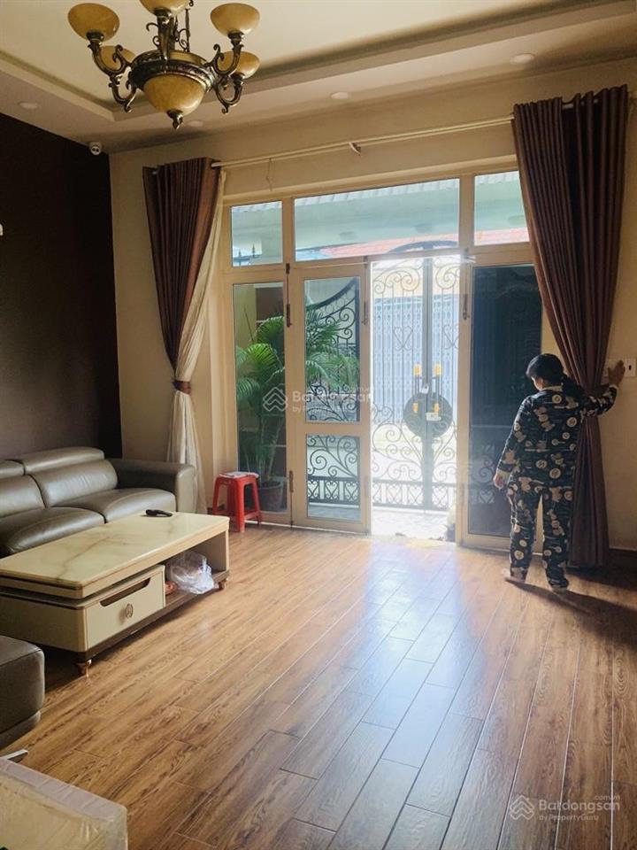 Rất rẻ.. 2 căn nhà..1 căn biệt thự..1 căn cấp 4 chính chủ xây..3 tầng ngang lên đến 13m..chỉ 13 tỷ