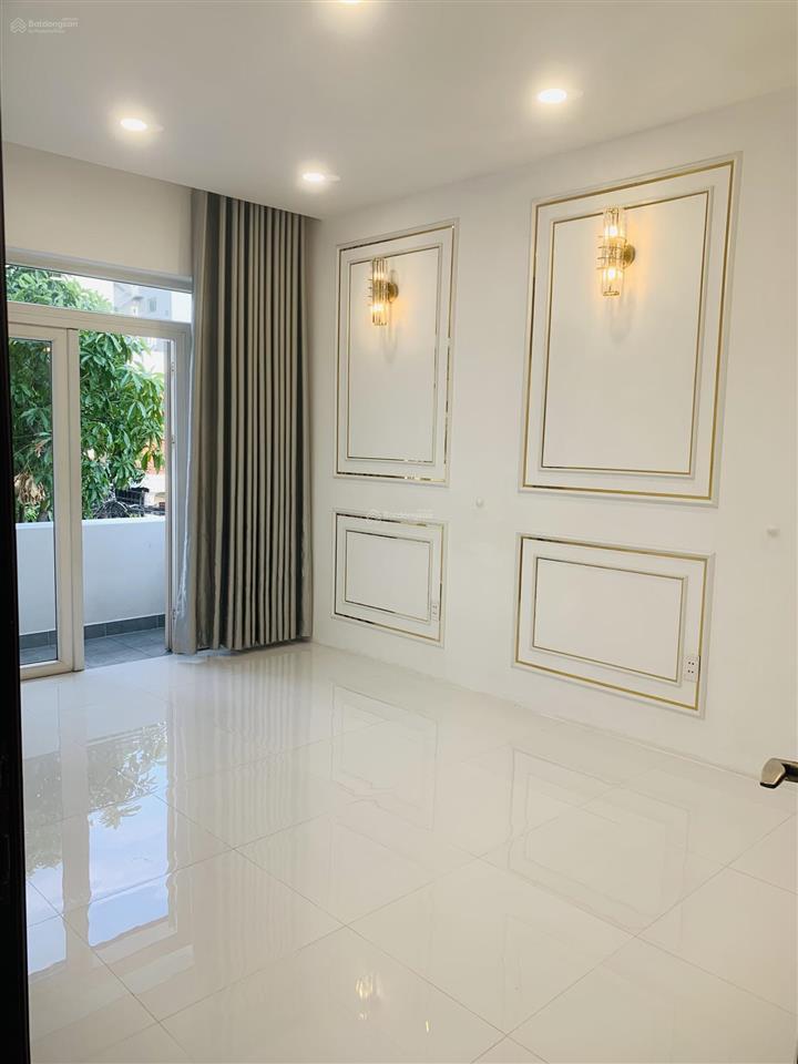Hiếm nhà đẹp lung linh 300m ra phú mỹ hưng.. ngang 7.8m.. 3 tầng giá chỉ 16.8 tỷ