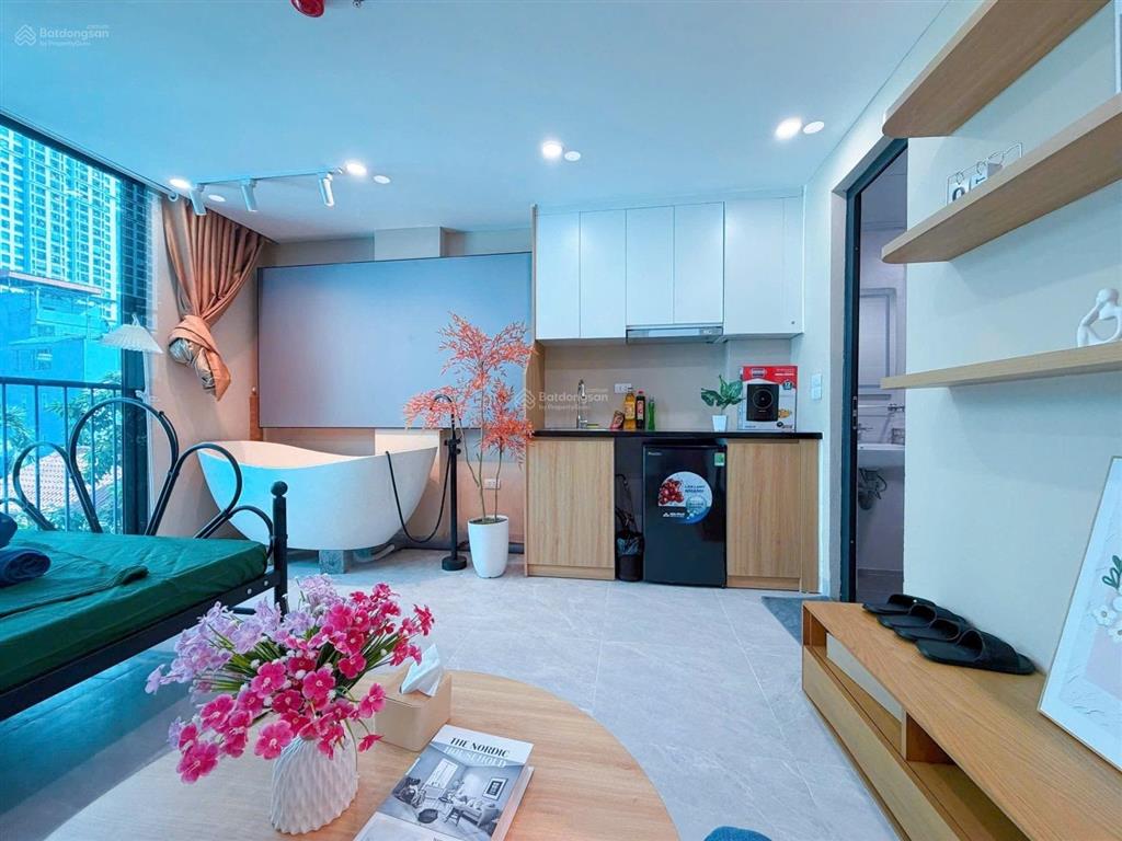 (ô tô đỗ cửa) tòa homestay ngã tư sở, 108m², 8 nổi + 1 hầm, mặt tiền 7m, 26 phòng, dòng tiền cao