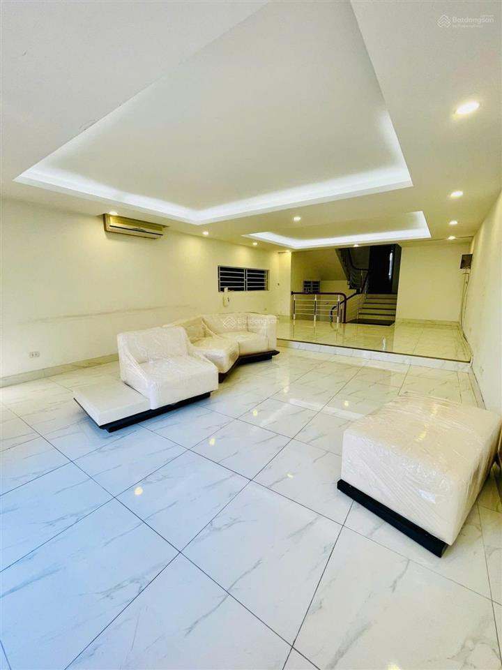 Bán nhà mặt phố tại tam trinh, 400 triệu / m2, 134 m2, mặt tiền 6.7m, đường mở 40m, đang gpmb