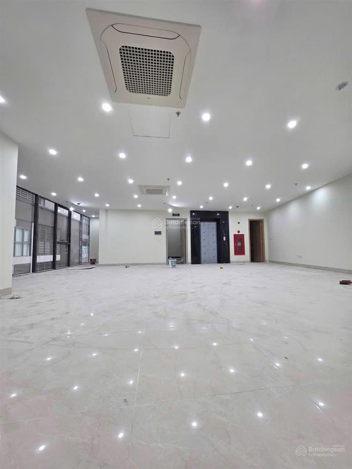 Tòa vp  lê văn lương 108m 10t  mt 12m  78.9 tỷ lô góc 2 thoáng thông sàn