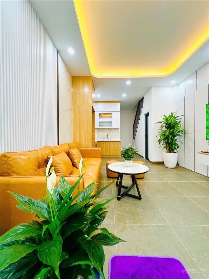 15m ra mặt phố hoàng quốc việt kéo dài nhà 6 tầng, 35m2, xây mới, thang máy mặt tiền rộng 4m