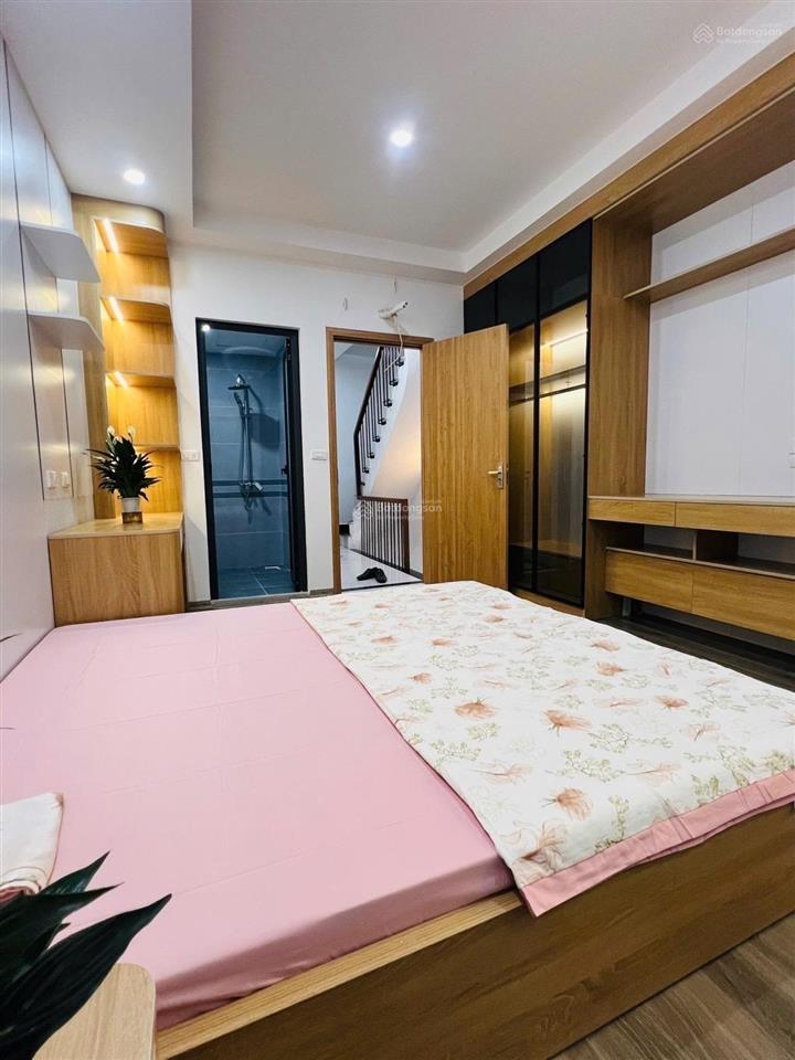 15m ra mặt phố hoàng quốc việt kéo dài nhà 6 tầng, 35m2, xây mới, thang máy mặt tiền rộng 4m