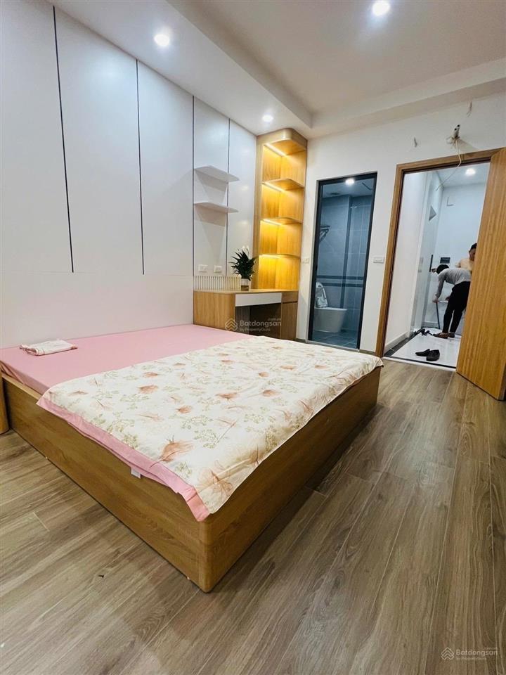 15m ra mặt phố hoàng quốc việt kéo dài nhà 6 tầng, 35m2, xây mới, thang máy mặt tiền rộng 4m