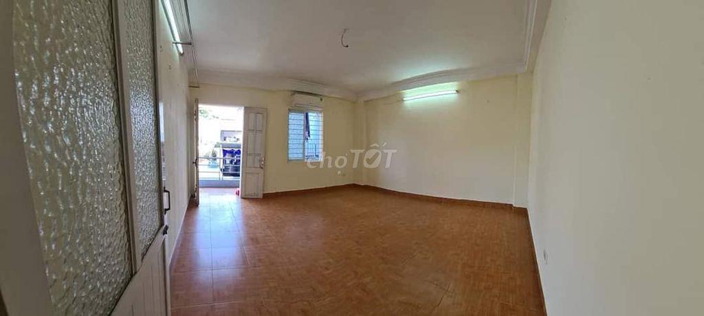 Cho thuê chung cư mini 2 phòng ngủ 50m2 Vũ Ngọc Phan Đống Đa 5tr/tháng