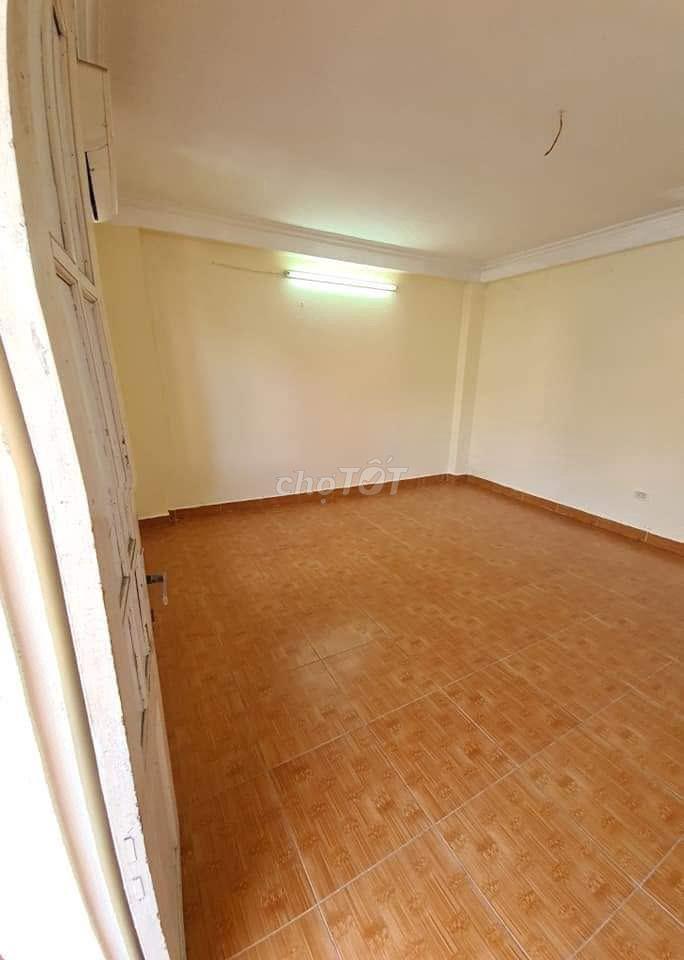 Cho thuê chung cư mini 2 phòng ngủ 50m2 Vũ Ngọc Phan Đống Đa 5tr/tháng