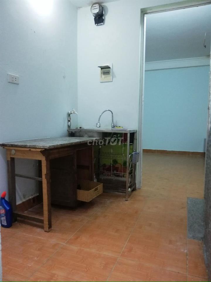 Cho thuê chung cư mini 2 phòng ngủ 50m2 Vũ Ngọc Phan Đống Đa 5tr/tháng