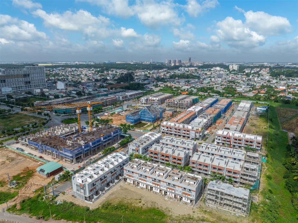 Bán gấp giá gốc cđt shophouse springville nhận nhà đầu 2027 chỉ cần 60%