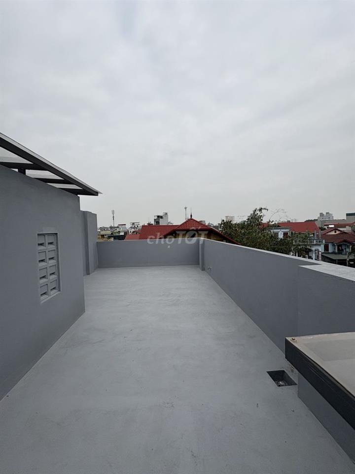Cho thuê nhà Bát Khối, LB 70m2 x 3 tầng, 4 ngủ, 4WC, gara, sân thượng