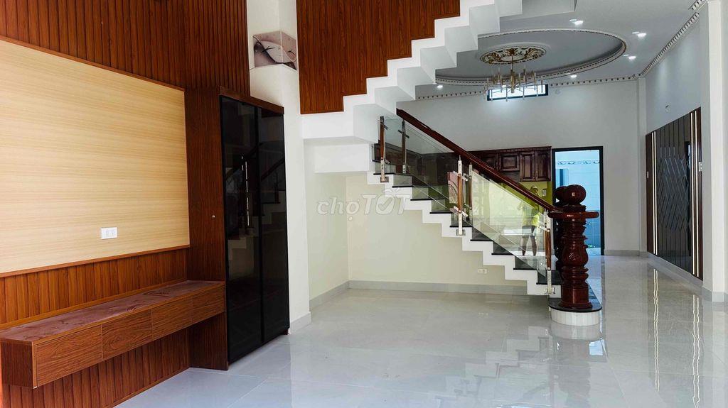 Nhà phố mới xây chất lượng cao cấp