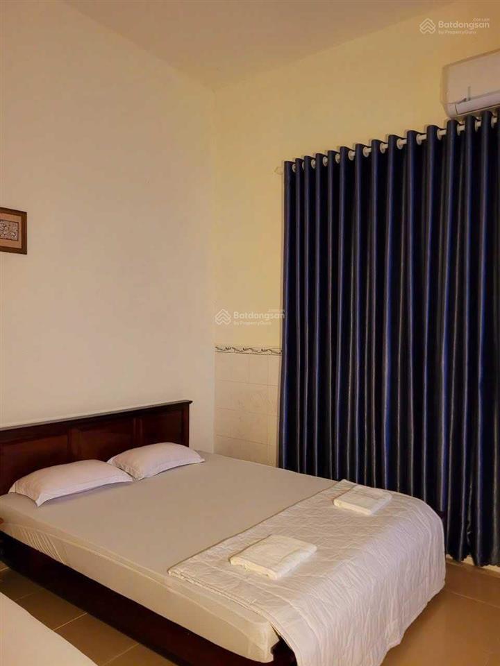 Bán gấp hotel gía chỉ 4.2 tỷ mt đường hoàng văn thụ 5x30m 3 lầu có 10 phòng đang kinh doanh