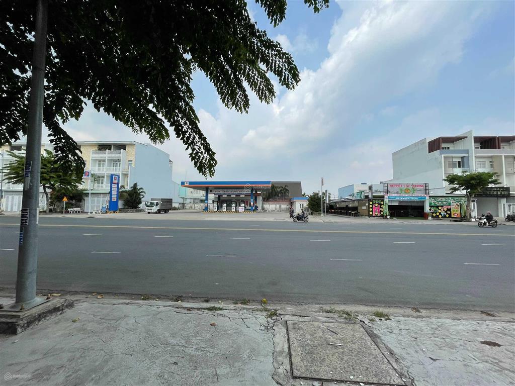 Bán cây xăng mt đường 3/2, rạch giá khu đô thị phú cường, có 4 tụ bơm 37x30m giá 41 tỷ 0901 089 ***