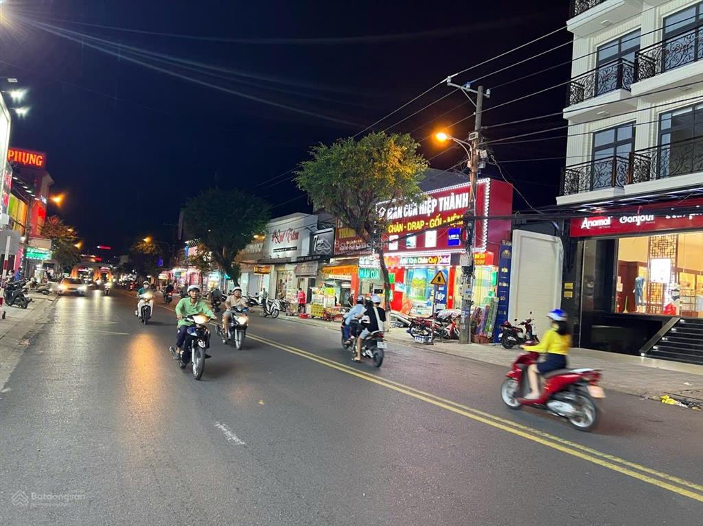 Bán nhà mặt phố tại 303, nguyễn trung trực, vĩnh bảo, rạch giá, 15,2 tỷ, 150m2 chỉ với giá ưu đãi