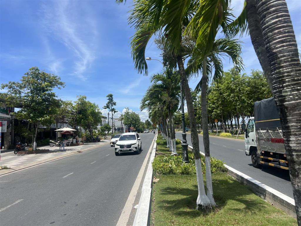 Lô đất mặt tiền tôn đức thắng view biển giá tham khảo tốt trong khu vực 7,5m x 35m sổ hồng riêng