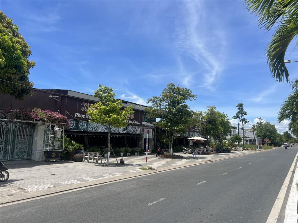 Lô đất mặt tiền tôn đức thắng view biển giá tham khảo tốt trong khu vực 7,5m x 35m sổ hồng riêng