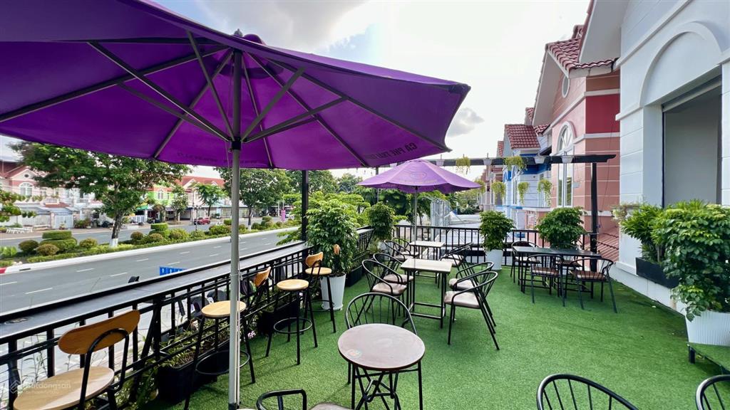 Biệt thự góc 2 mặt tiền kết hợp vừa ở vừa kinh doanh quán coffee doanh thu cao cần bán giá tốt