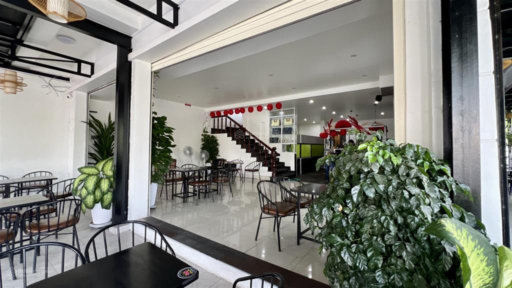 Biệt thự góc 2 mặt tiền kết hợp vừa ở vừa kinh doanh quán coffee doanh thu cao cần bán giá tốt