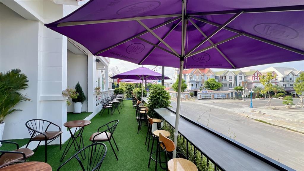 Biệt thự góc 2 mặt tiền kết hợp vừa ở vừa kinh doanh quán coffee doanh thu cao cần bán giá tốt
