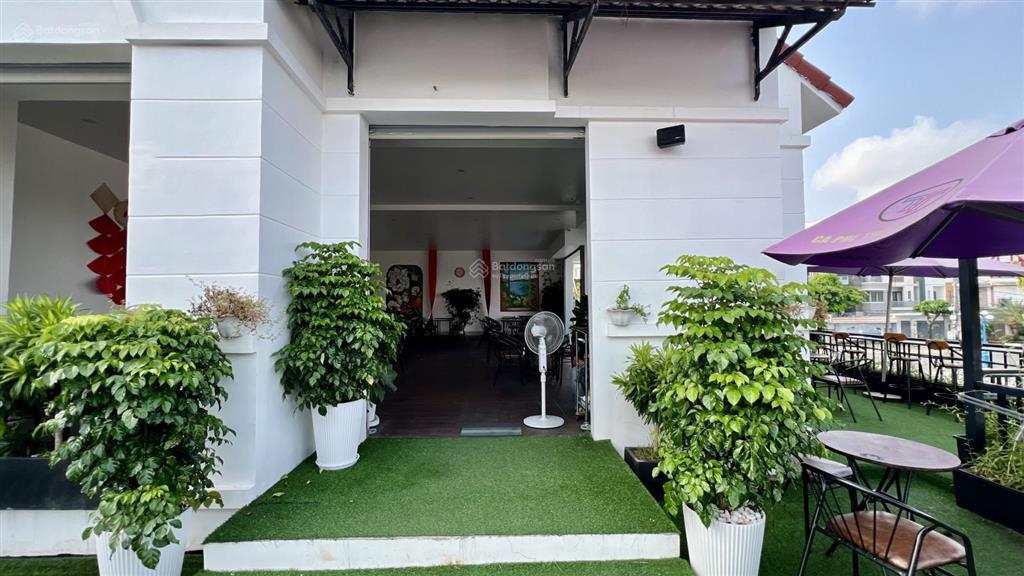 Biệt thự góc 2 mặt tiền kết hợp vừa ở vừa kinh doanh quán coffee doanh thu cao cần bán giá tốt