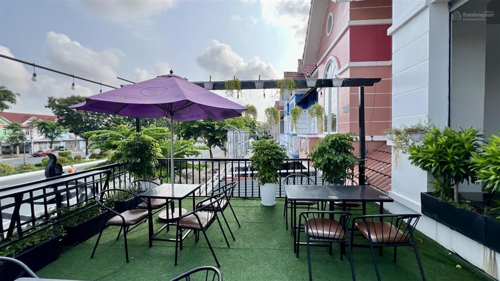 Biệt thự góc 2 mặt tiền kết hợp vừa ở vừa kinh doanh quán coffee doanh thu cao cần bán giá tốt